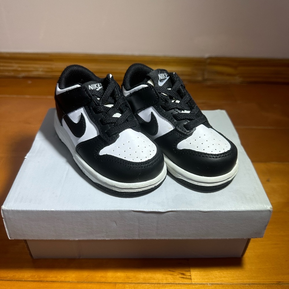 Nike Dunk Low (6C) Brand New Out The Box